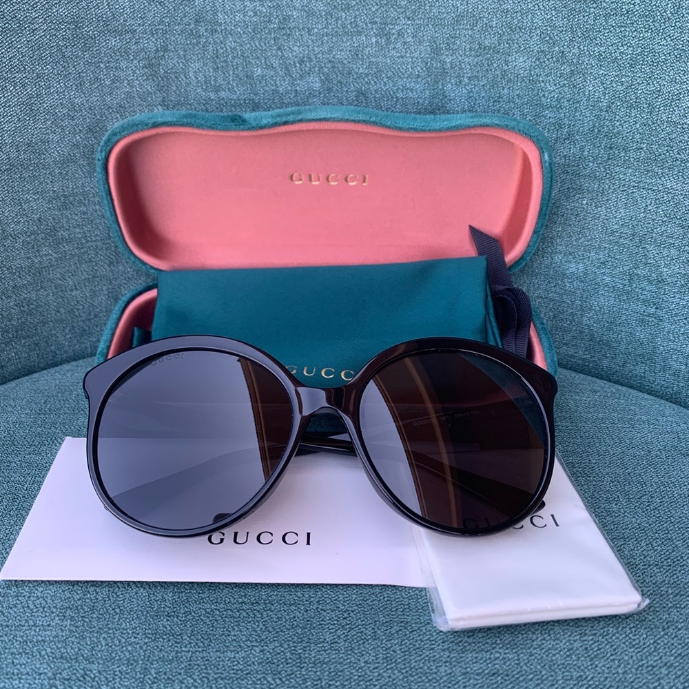 Large Black Gucci Sunglasses